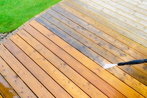 3 reasons to leave deck cleaning to pros
